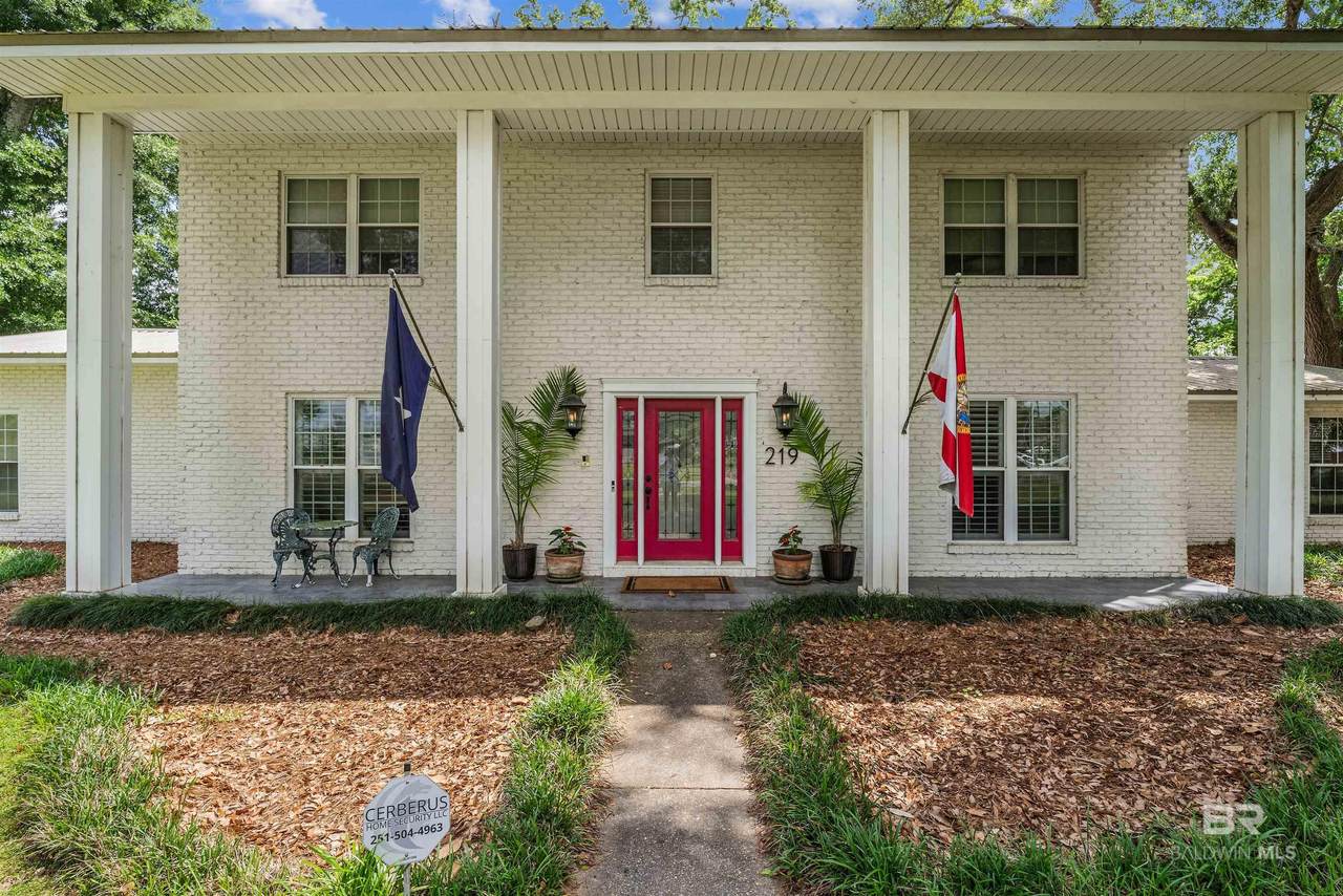 219 Rosetta Avenue - Photo 1
