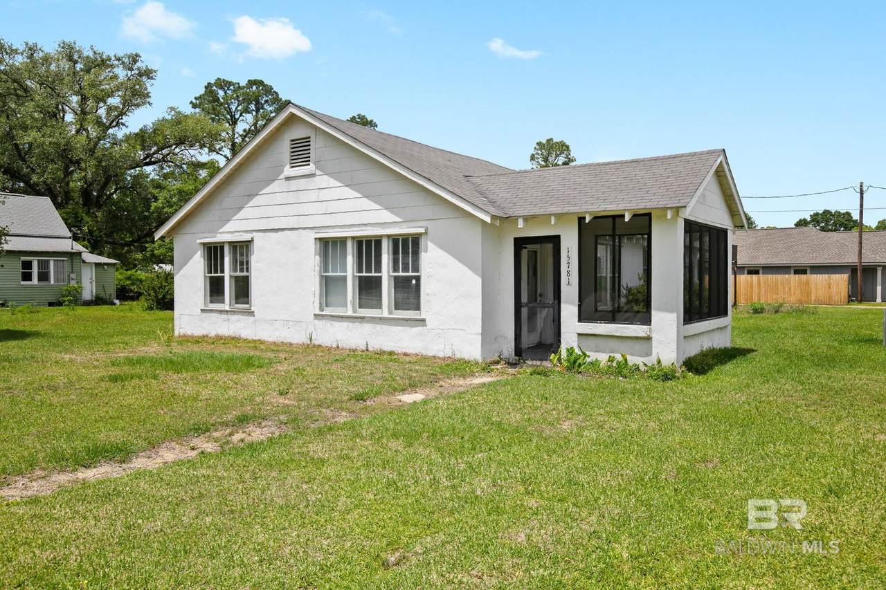 15781 Silverhill Avenue - Photo 1