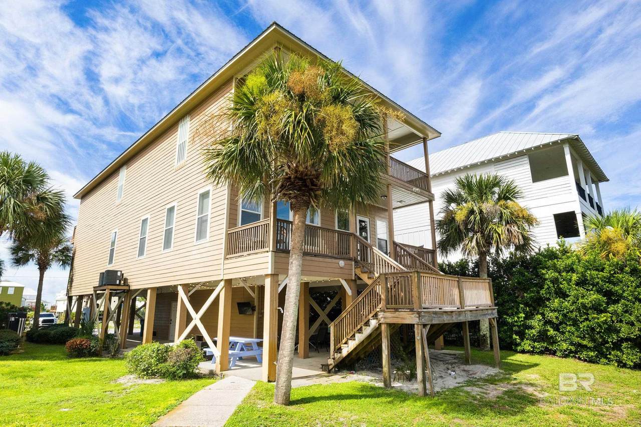 1372 Lagoon Avenue - Photo 1