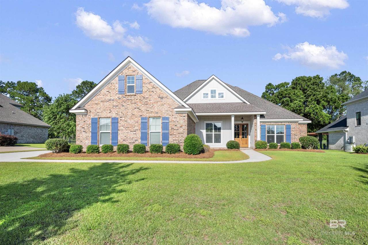 326 Hemlock Drive - Photo 1