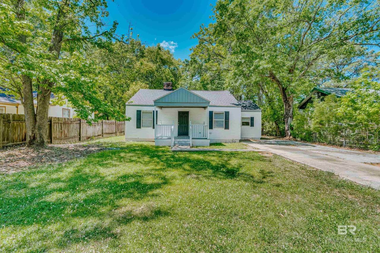 1302 Windsor Avenue - Photo 1