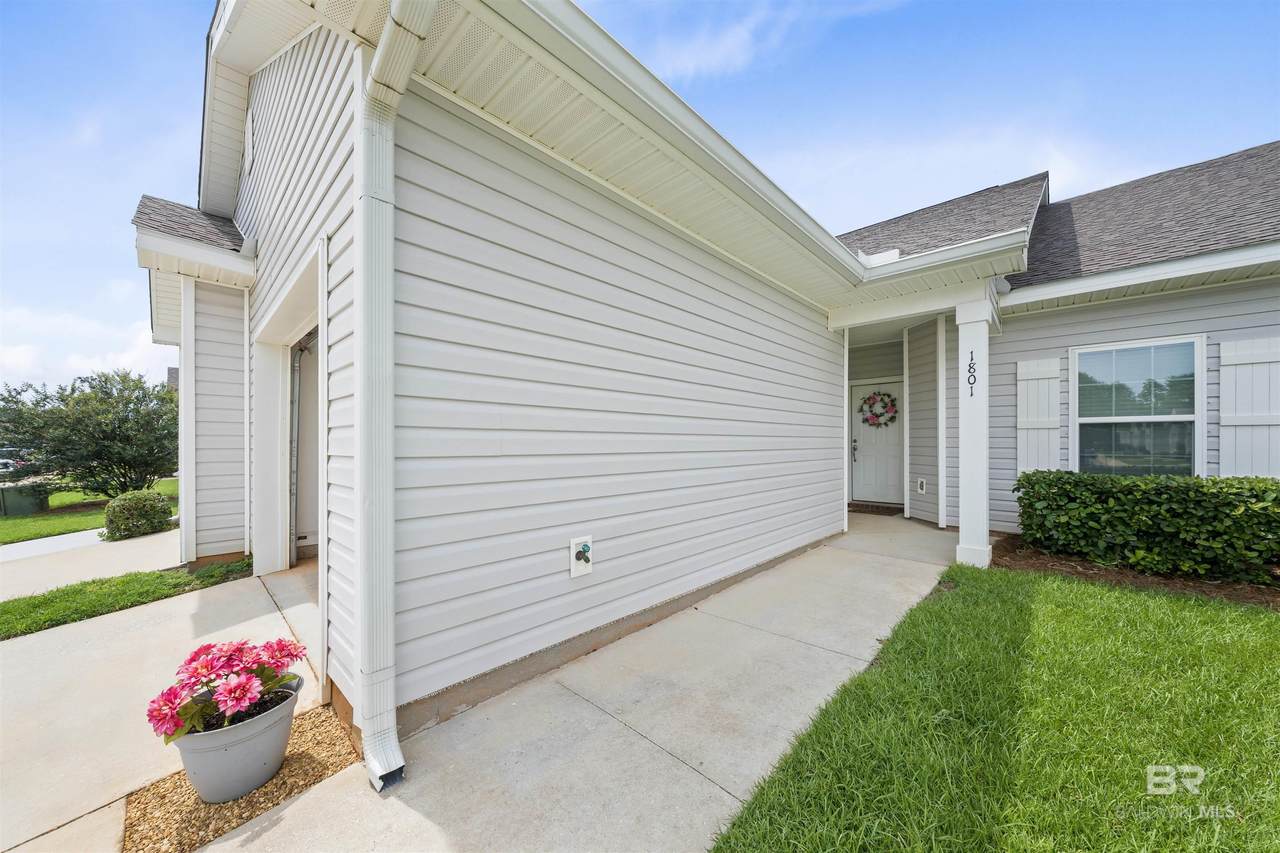 2651 Juniper Avenue - Photo 1