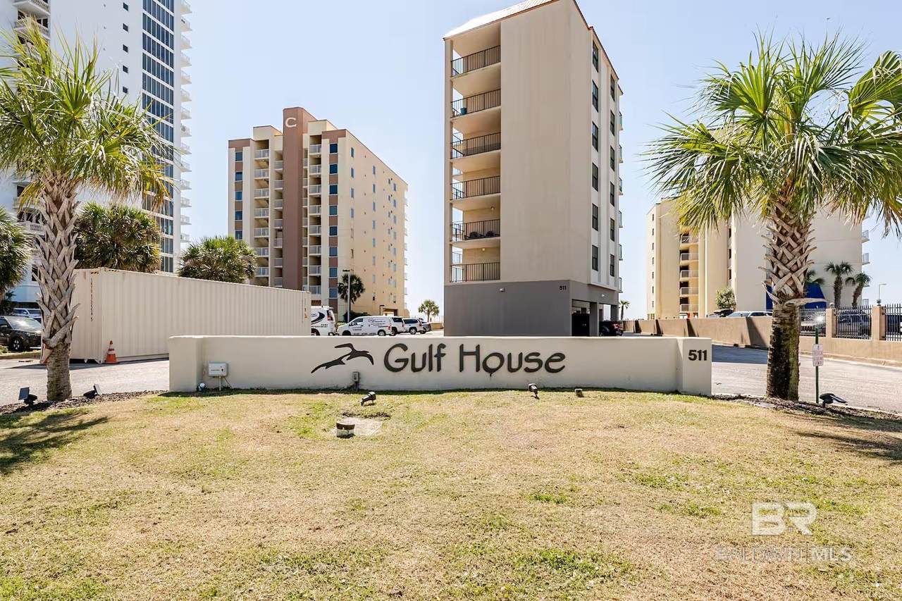 511 Beach Boulevard - Photo 1