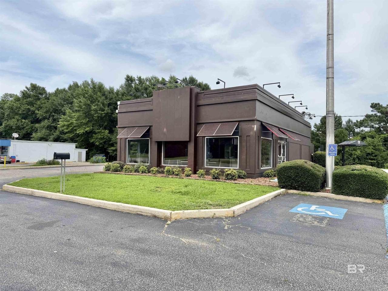 1403 Main Street - Photo 1