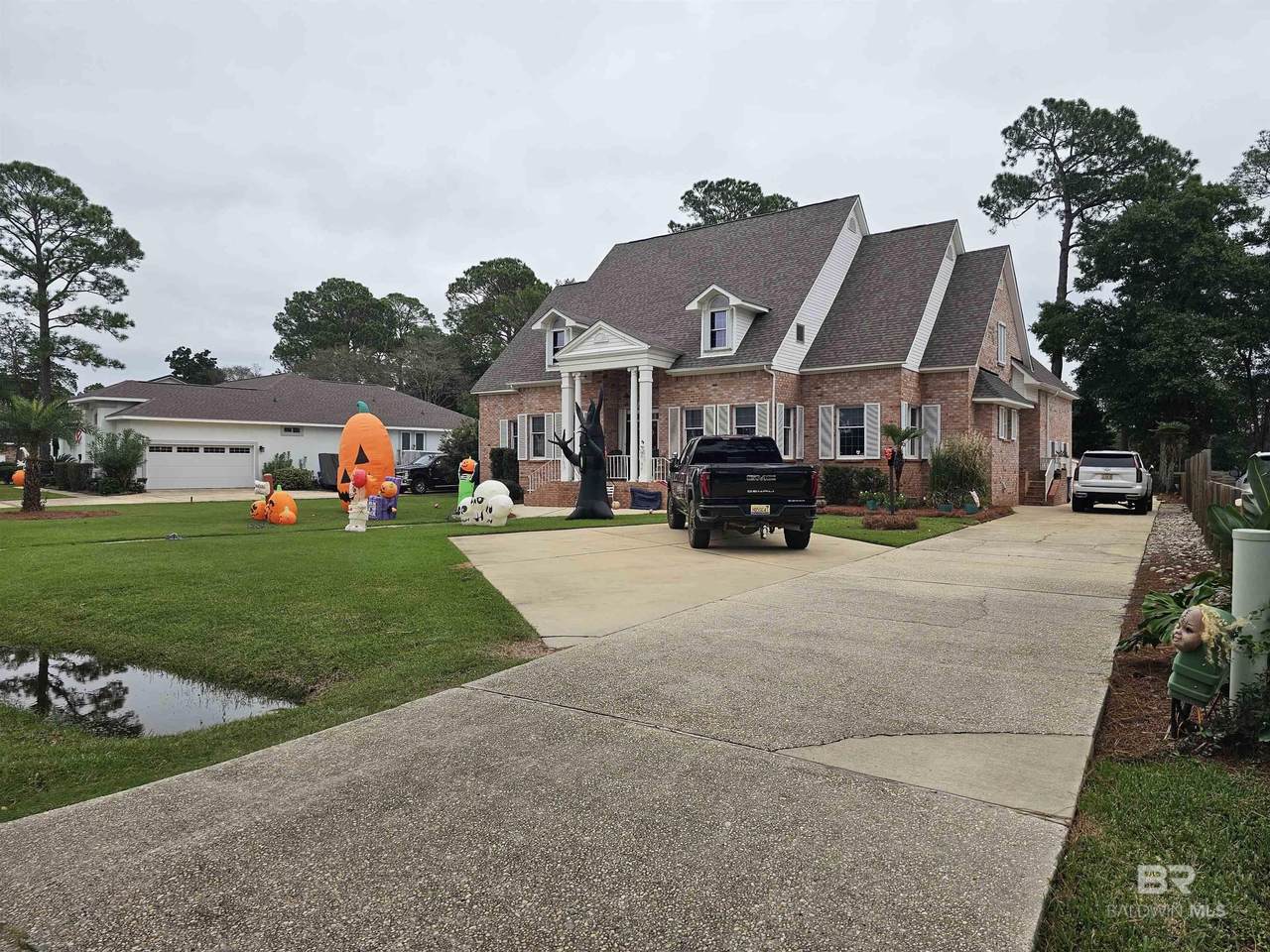 701 Wedgewood Drive - Photo 1