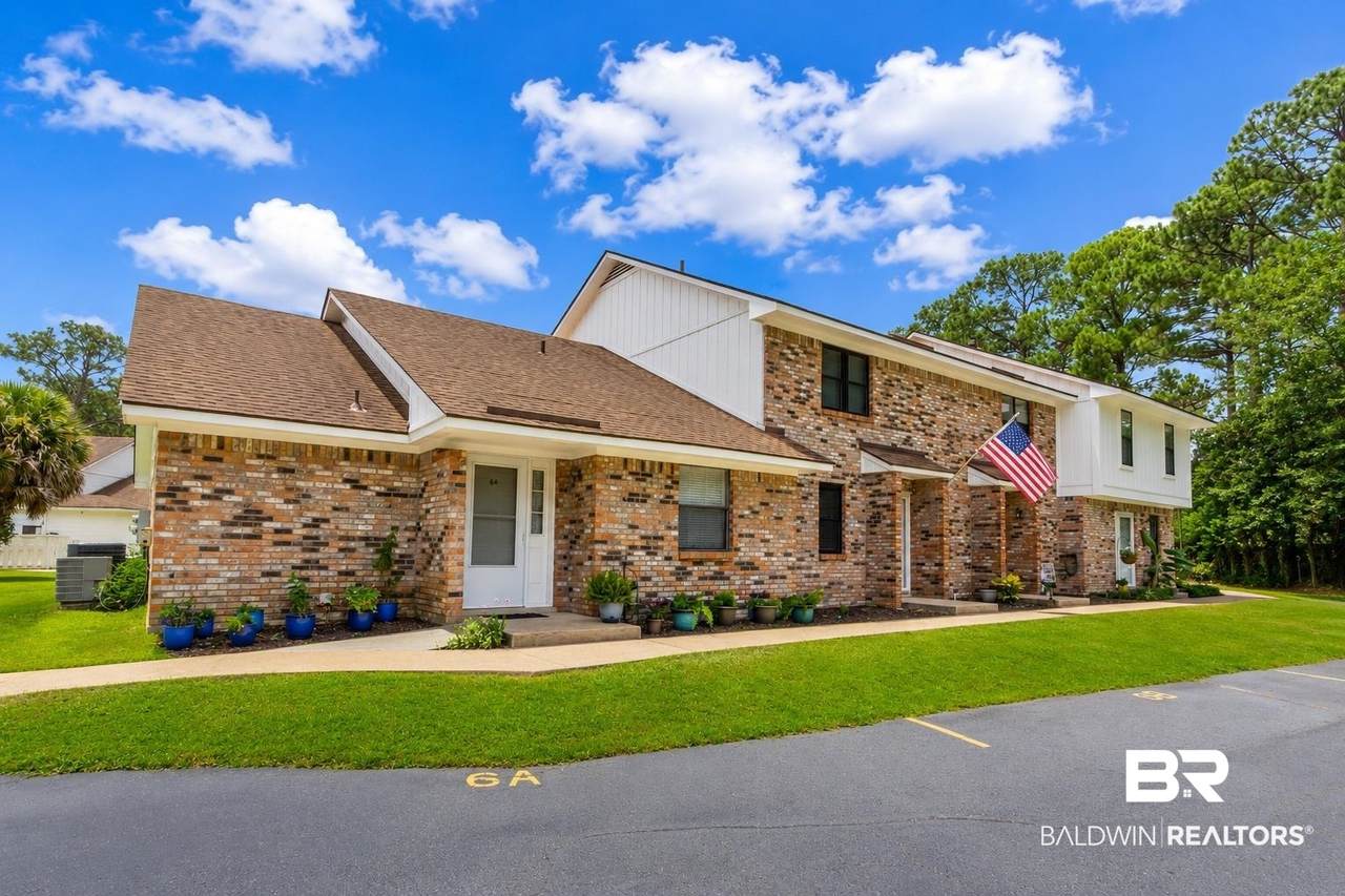 328 Clubhouse Drive - Photo 1