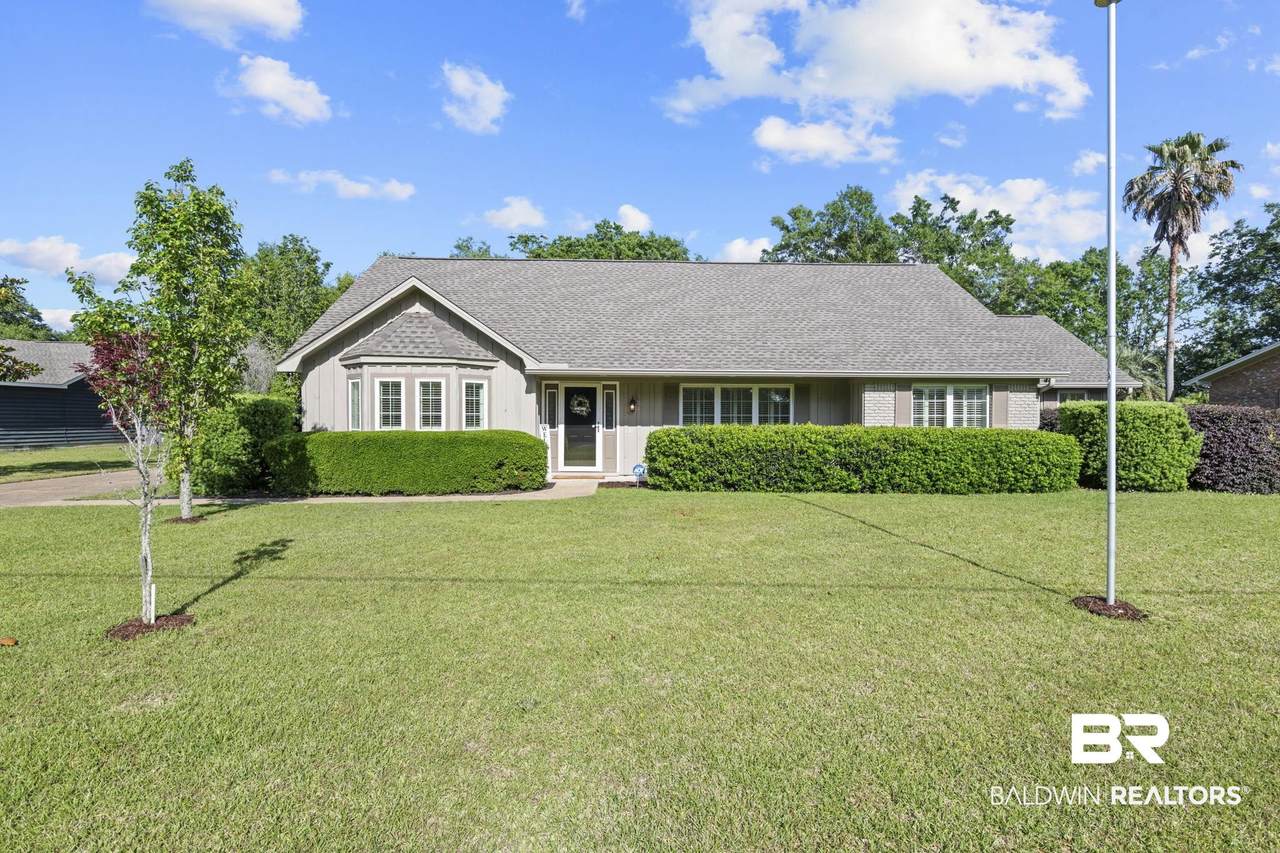 904 Holly Boulevard - Photo 1