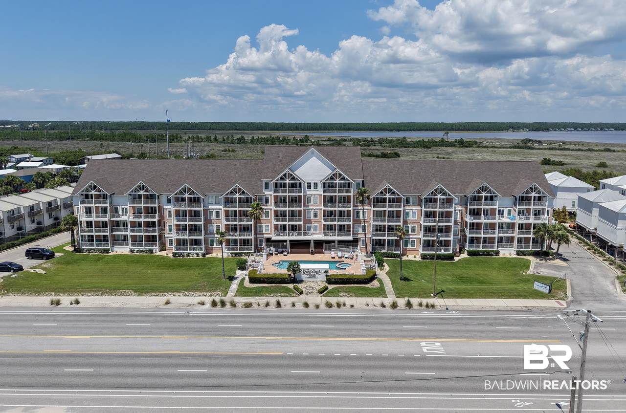 572 Beach Blvd - Photo 1