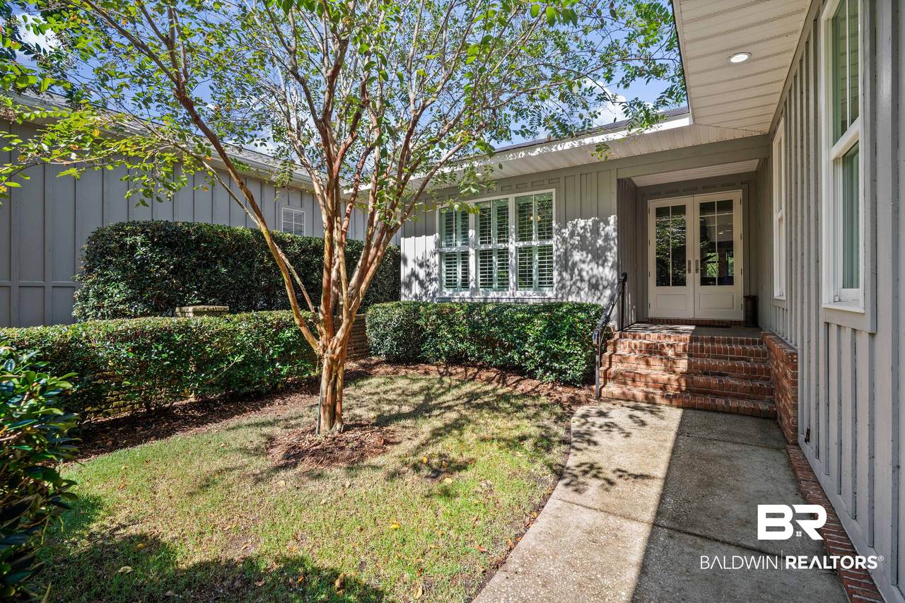 133 Oak Bend Court - Photo 1
