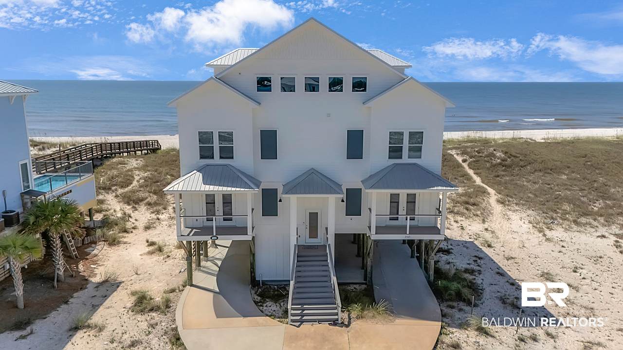 2565 West Beach Blvd - Photo 1