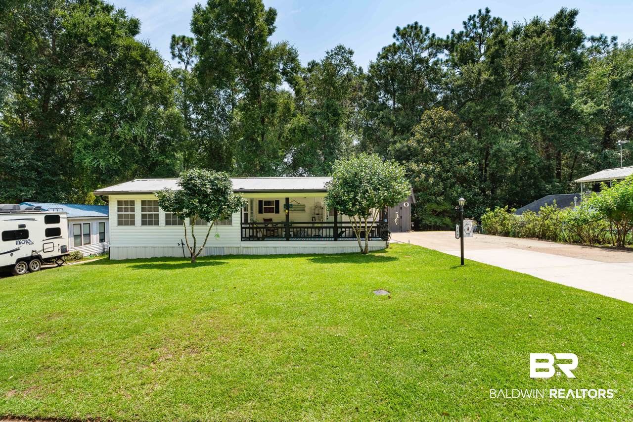 569 Escambia Loop - Photo 1