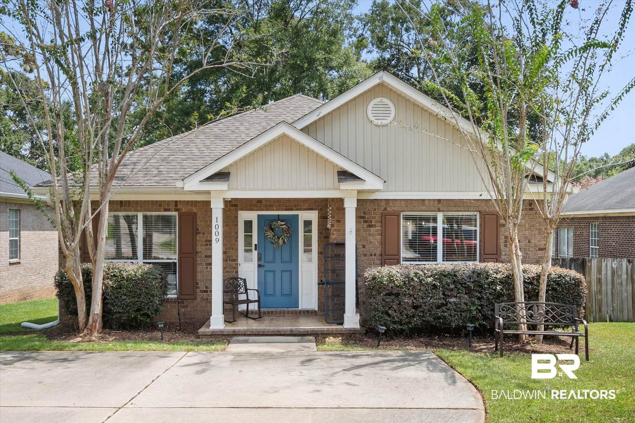 1009 Linlen Avenue - Photo 1