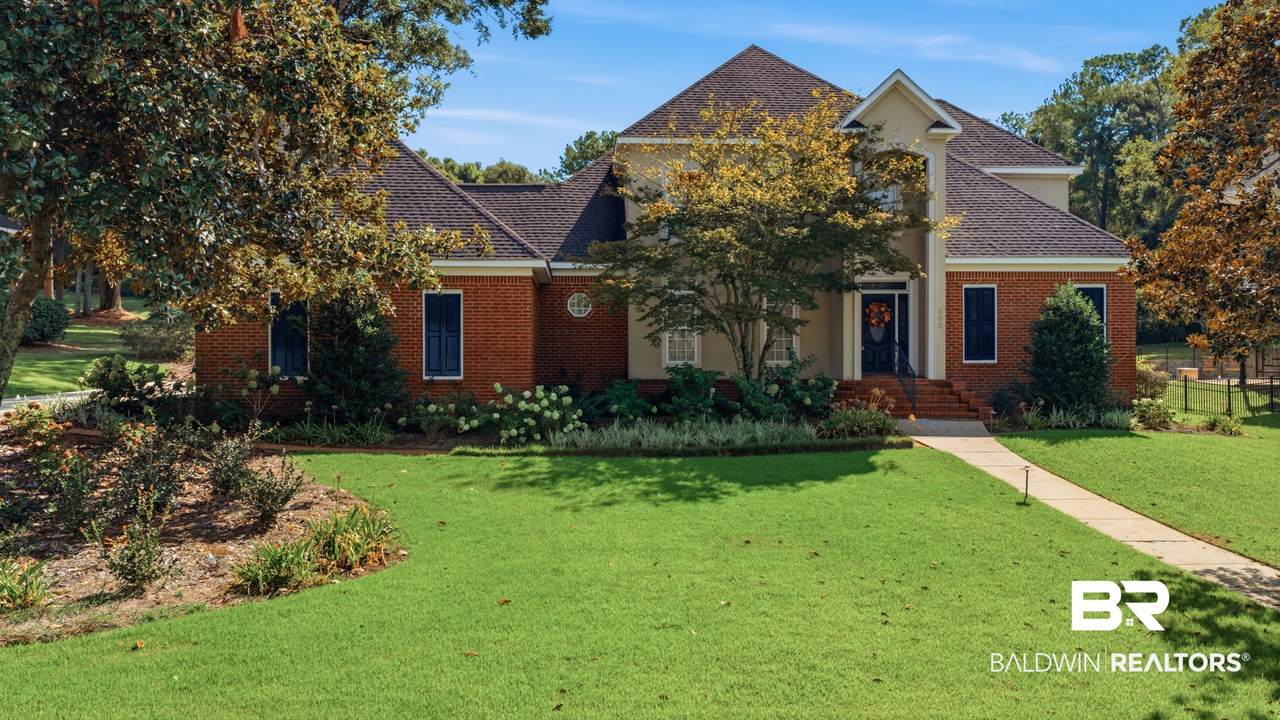 102 Clubhouse Drive - Photo 1