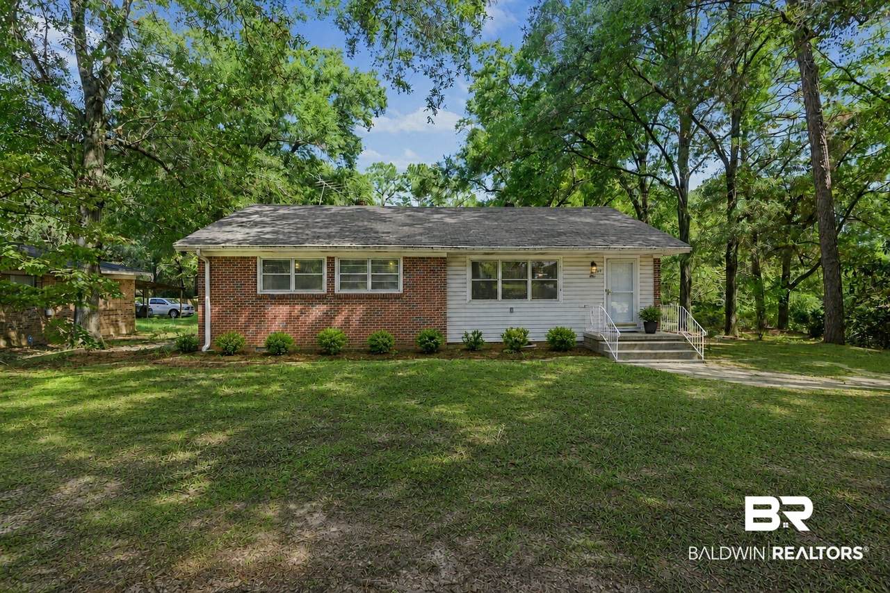 4904 Mercedes Road - Photo 1