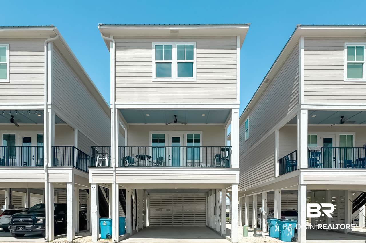 951 Lagoon Avenue - Photo 1