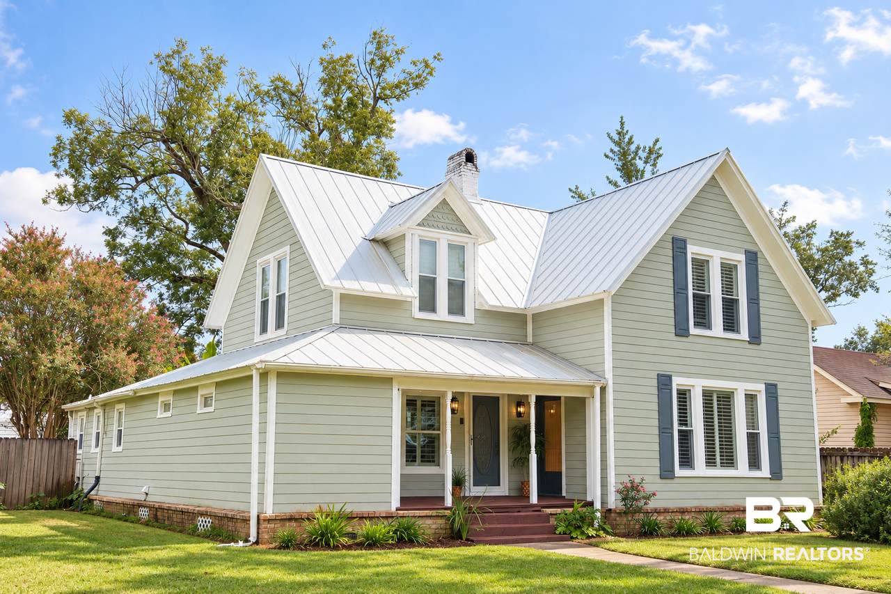 207 Rose Ave - Photo 1