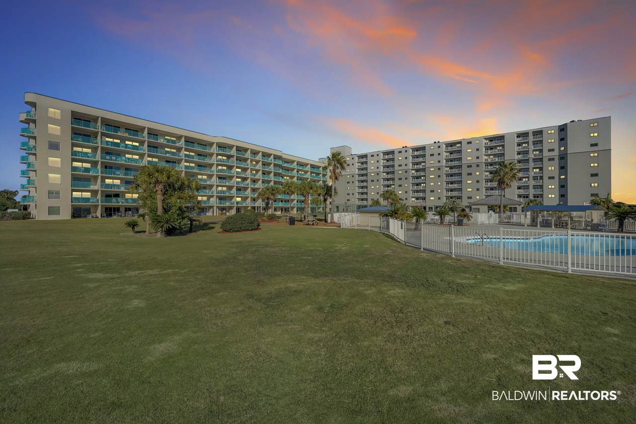 645 Plantation Rd - Photo 1