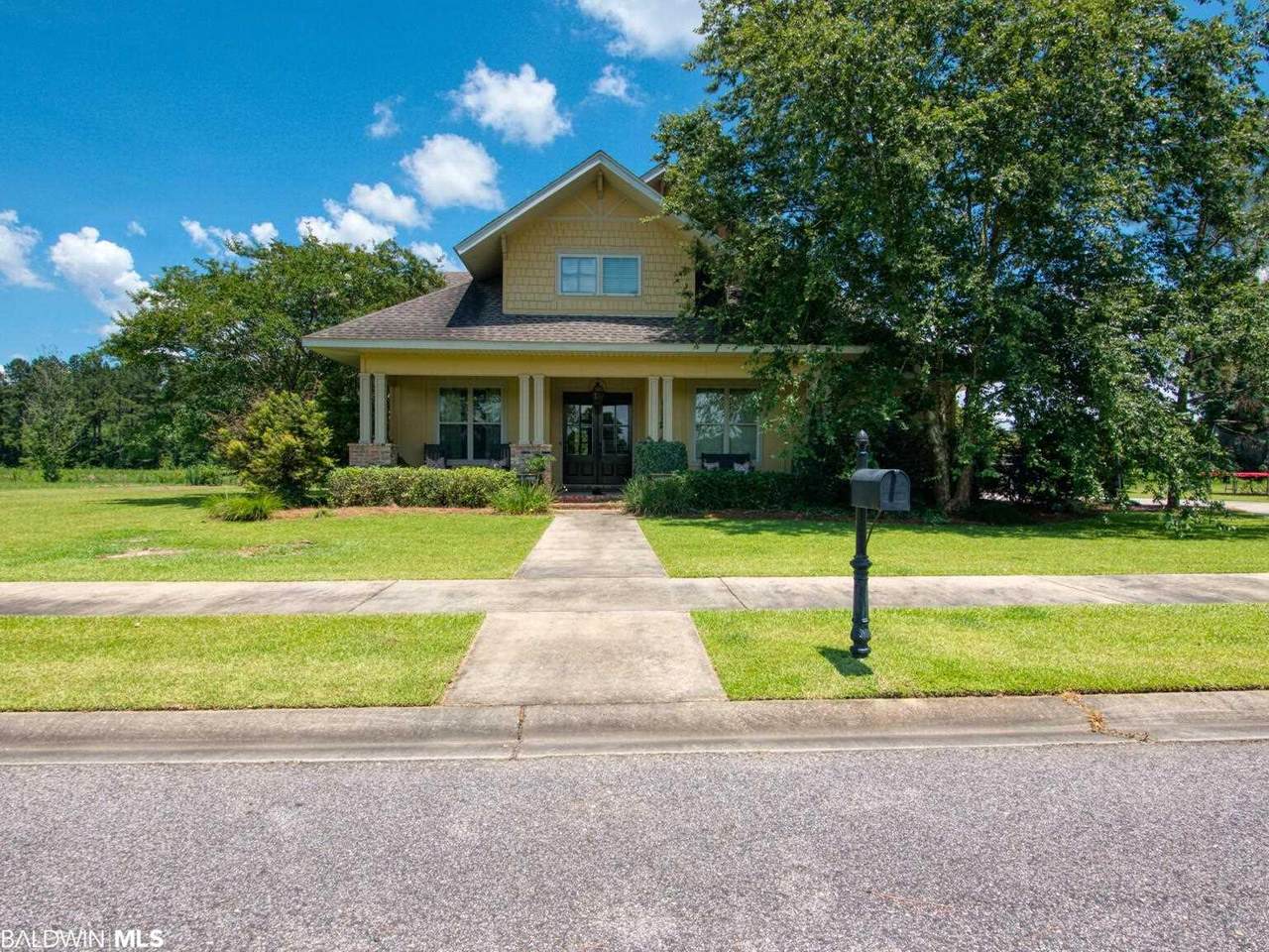 121 Saint Stephens Court - Photo 1