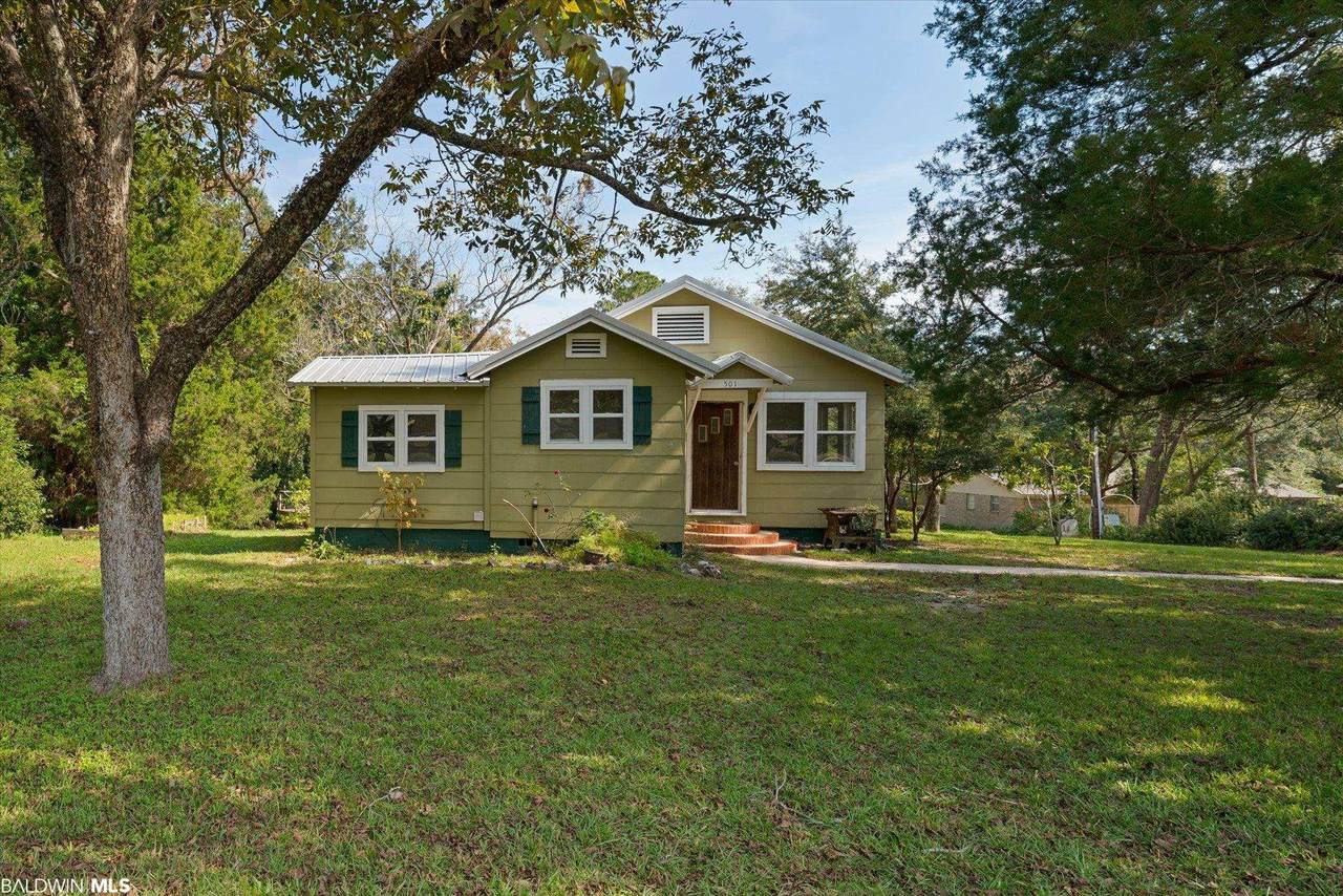 501 Dogwood Av - Photo 1