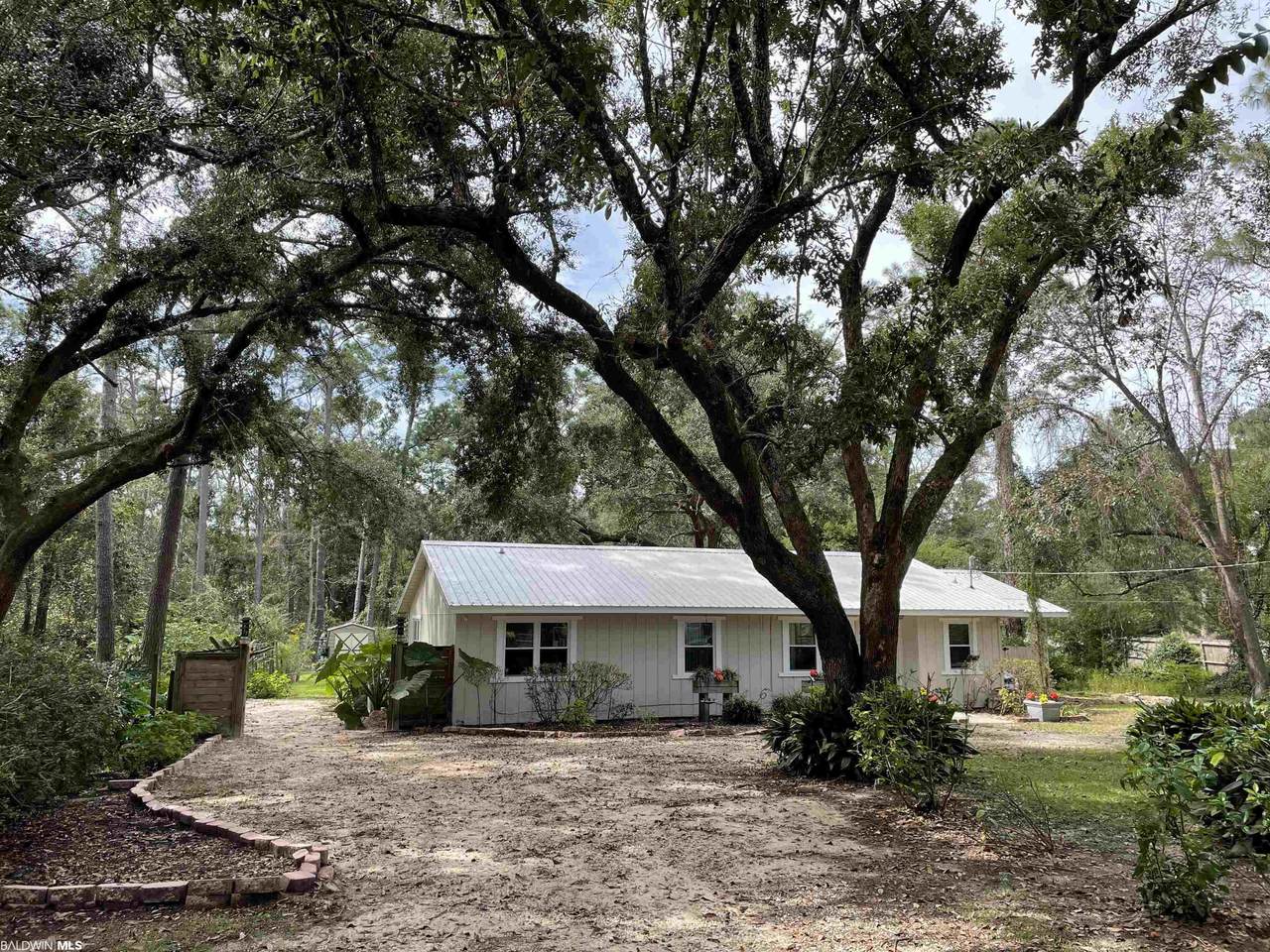 14073 Riverside Drive - Photo 1