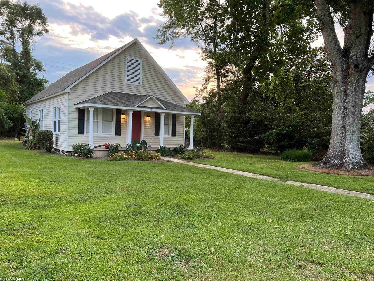 207 1st Street - Photo 1