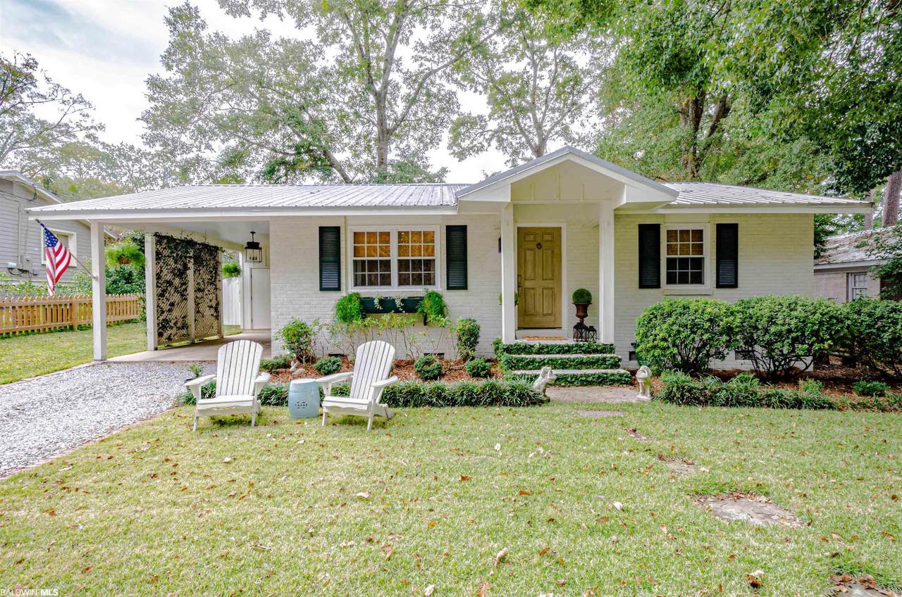 164 Pecan Avenue - Photo 1
