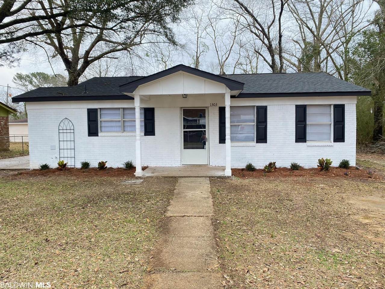 1303 Shedrick Hardy Parkway - Photo 1