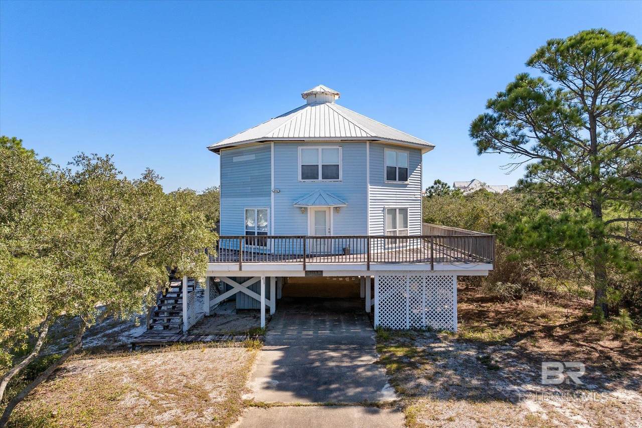 571 Gulfview Drive - Photo 1