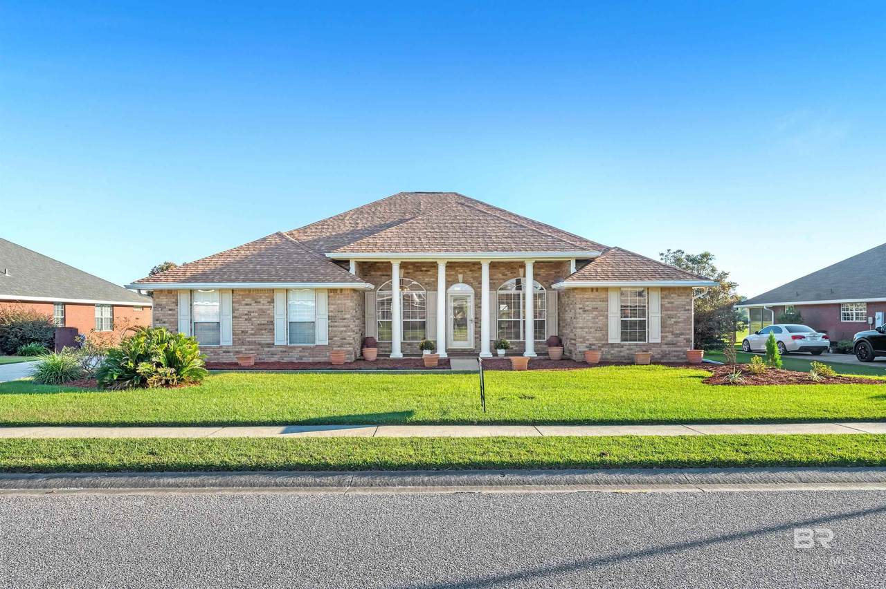 421 Collinwood Loop - Photo 1
