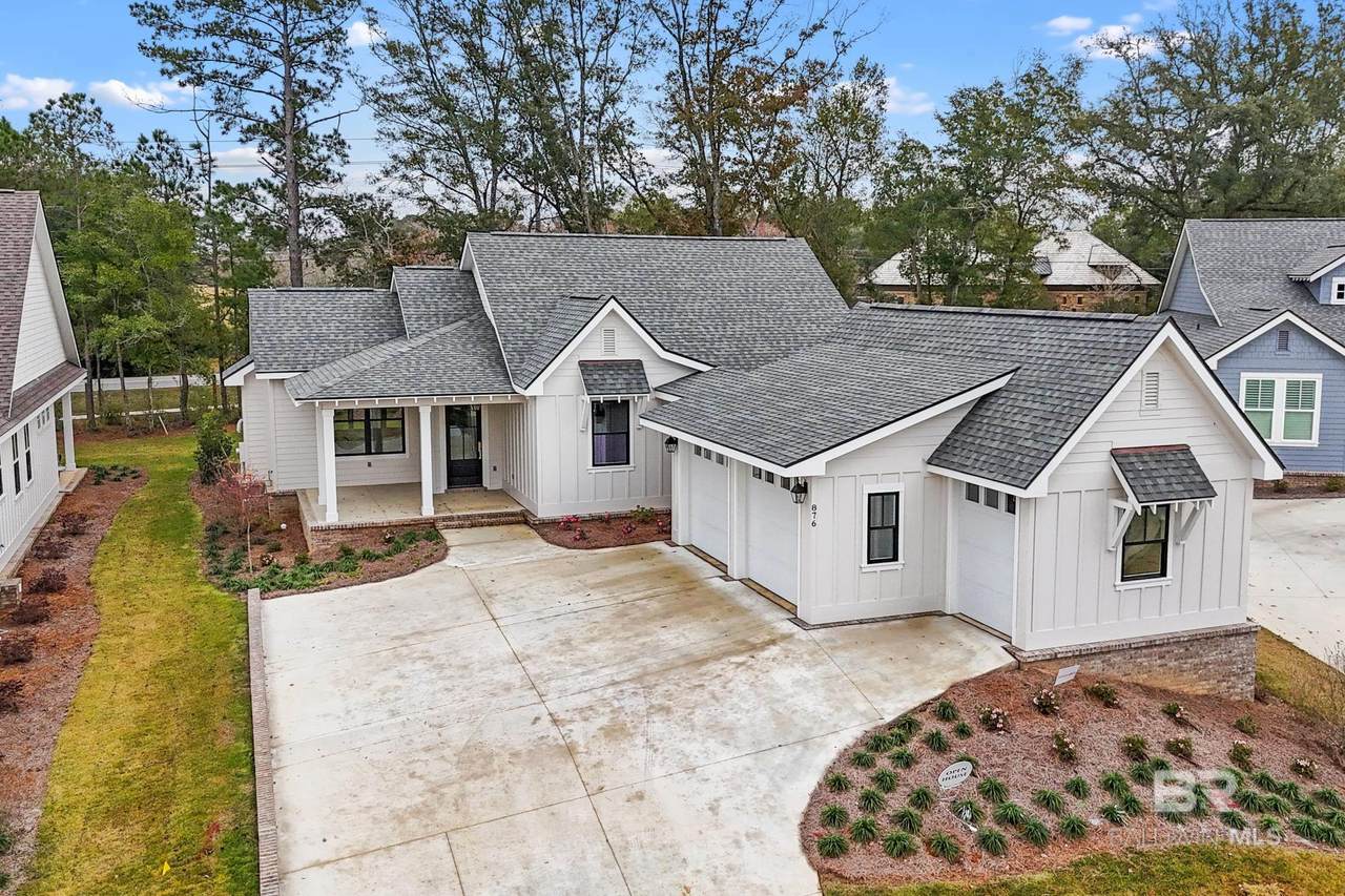 876 Geranium Drive - Photo 1