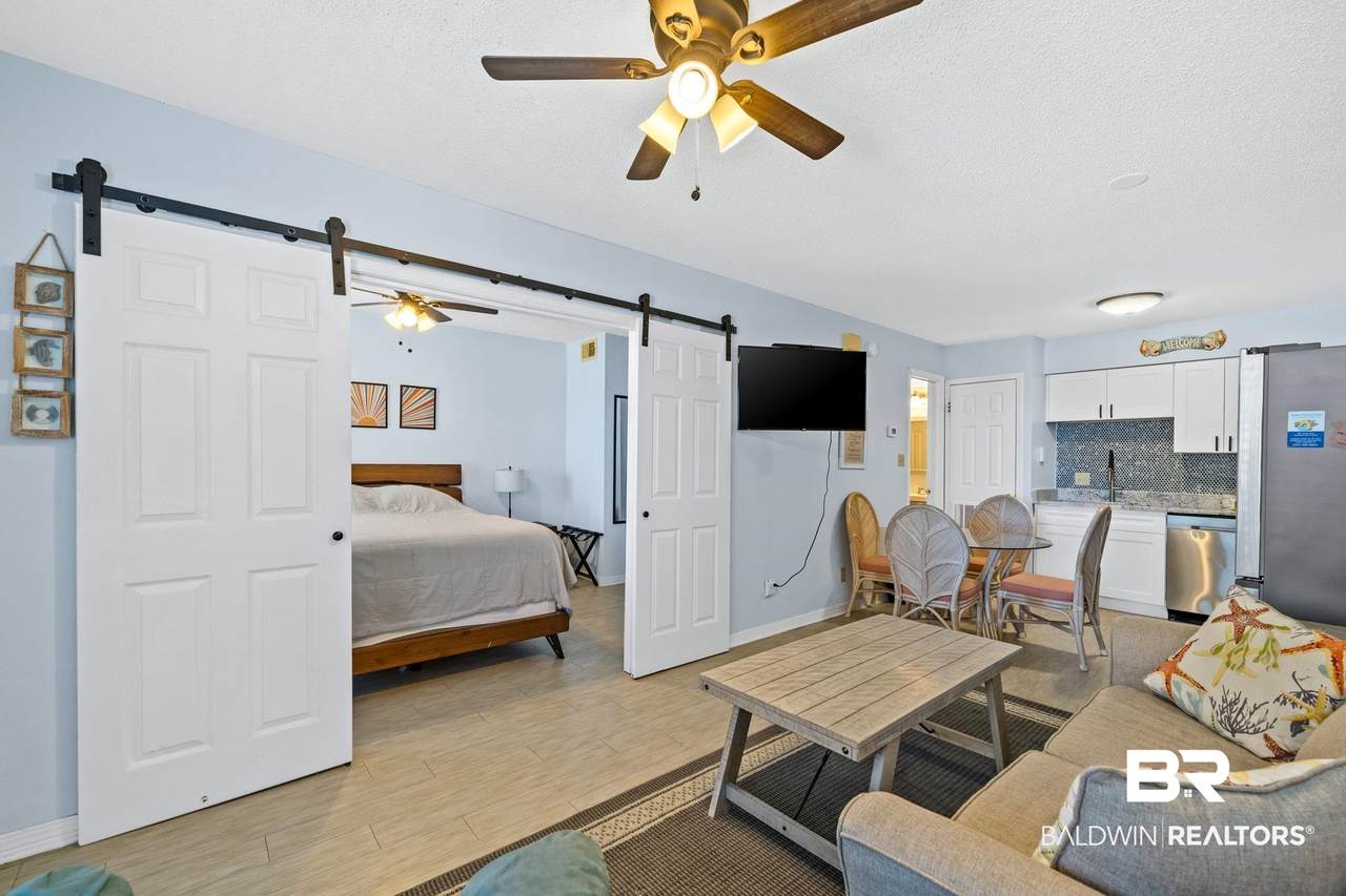 920 Lagoon Avenue - Photo 1