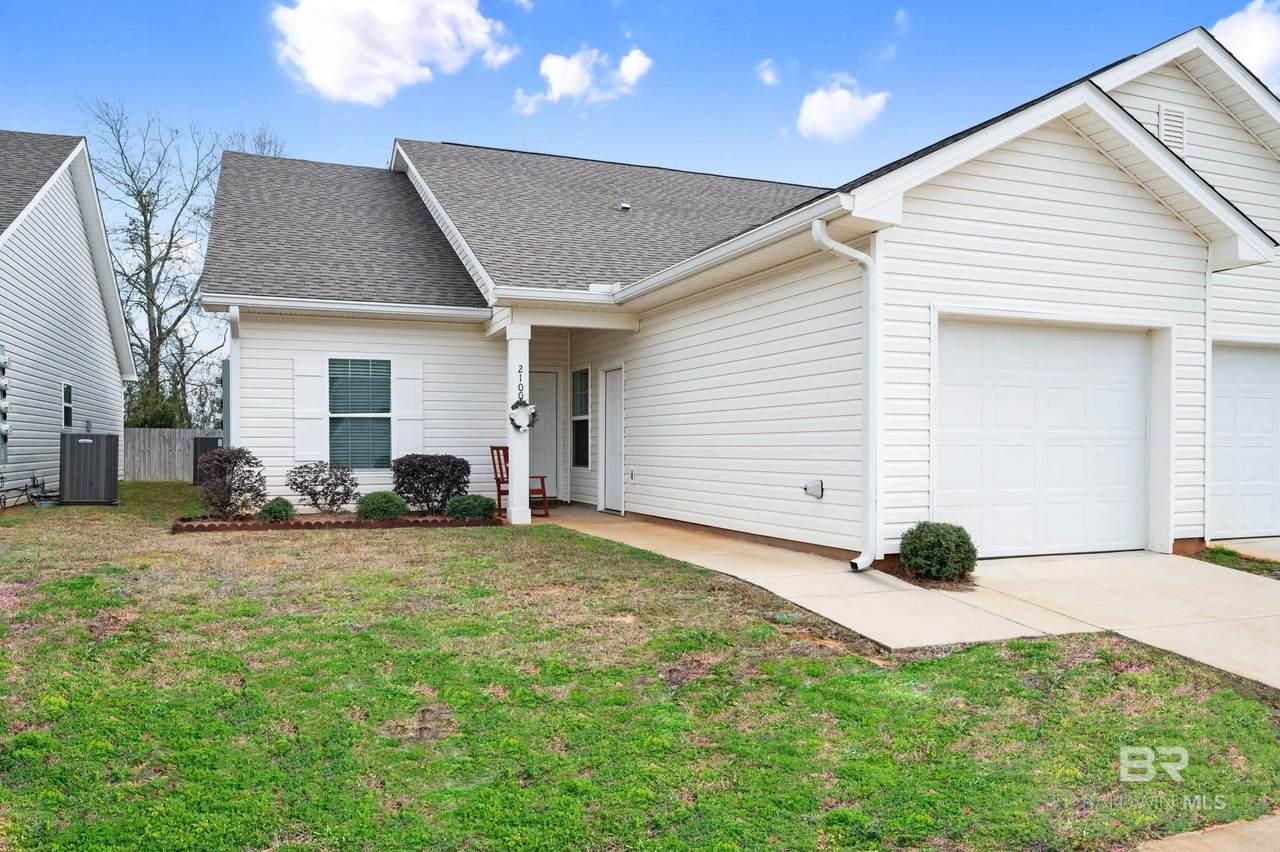 2651 Juniper Street - Photo 1
