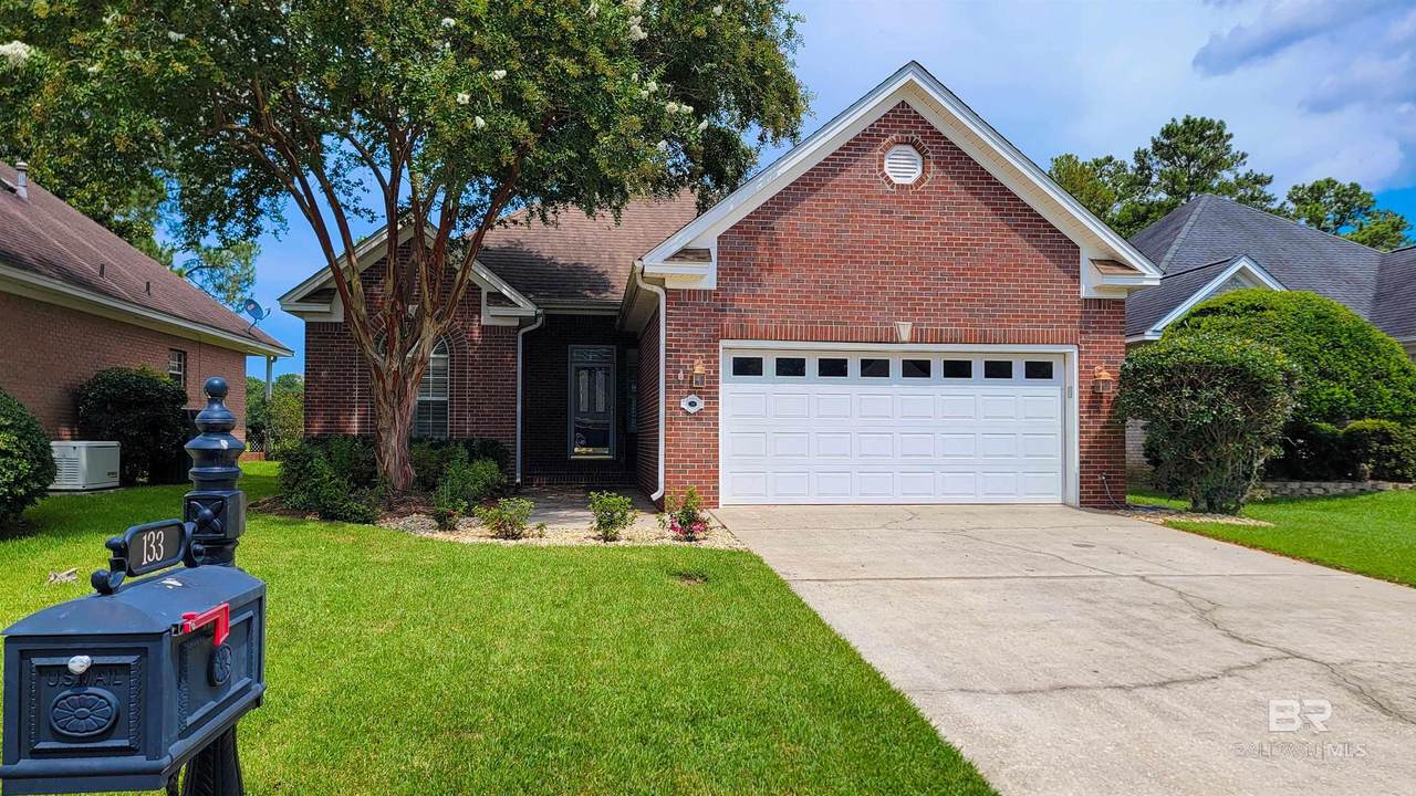 133 Club Drive - Photo 1