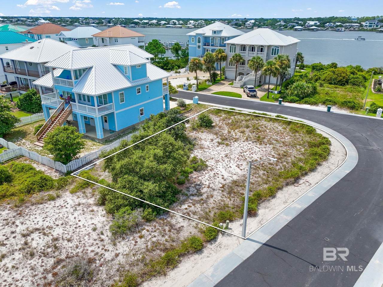 400 Gulfview Lane - Photo 1