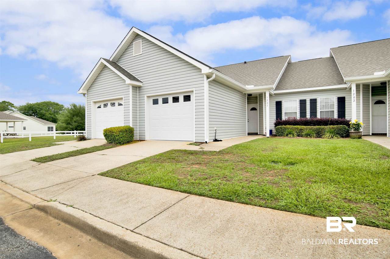 2651 Juniper Street - Photo 1