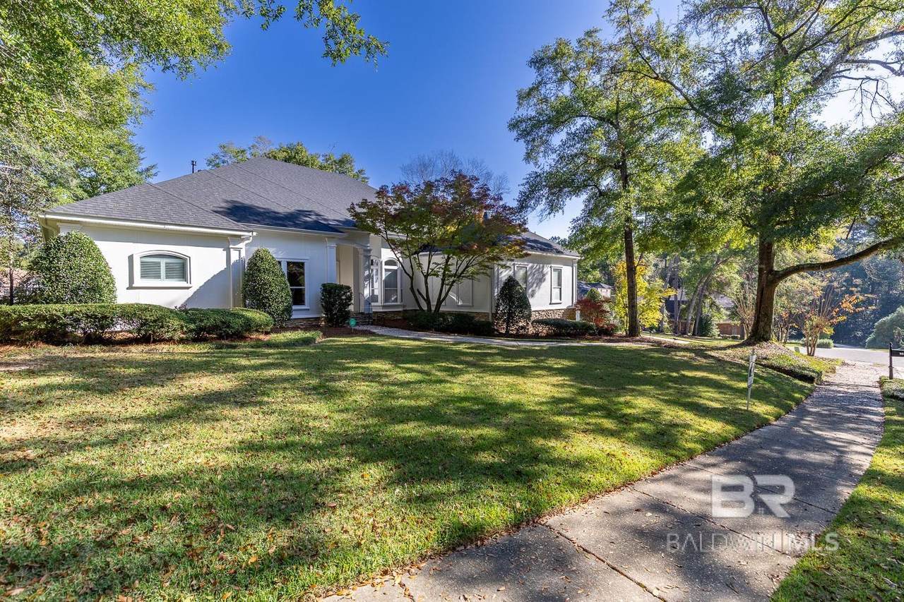 105 Pebble Court - Photo 1