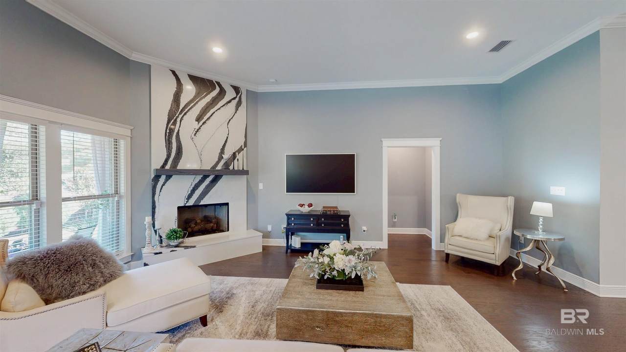 114 Ornate Avenue - Photo 1