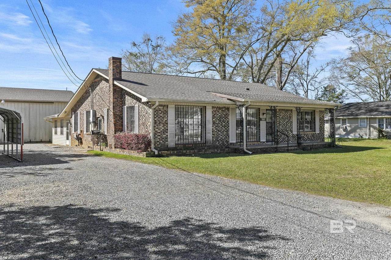 303 Banyan Street - Photo 1