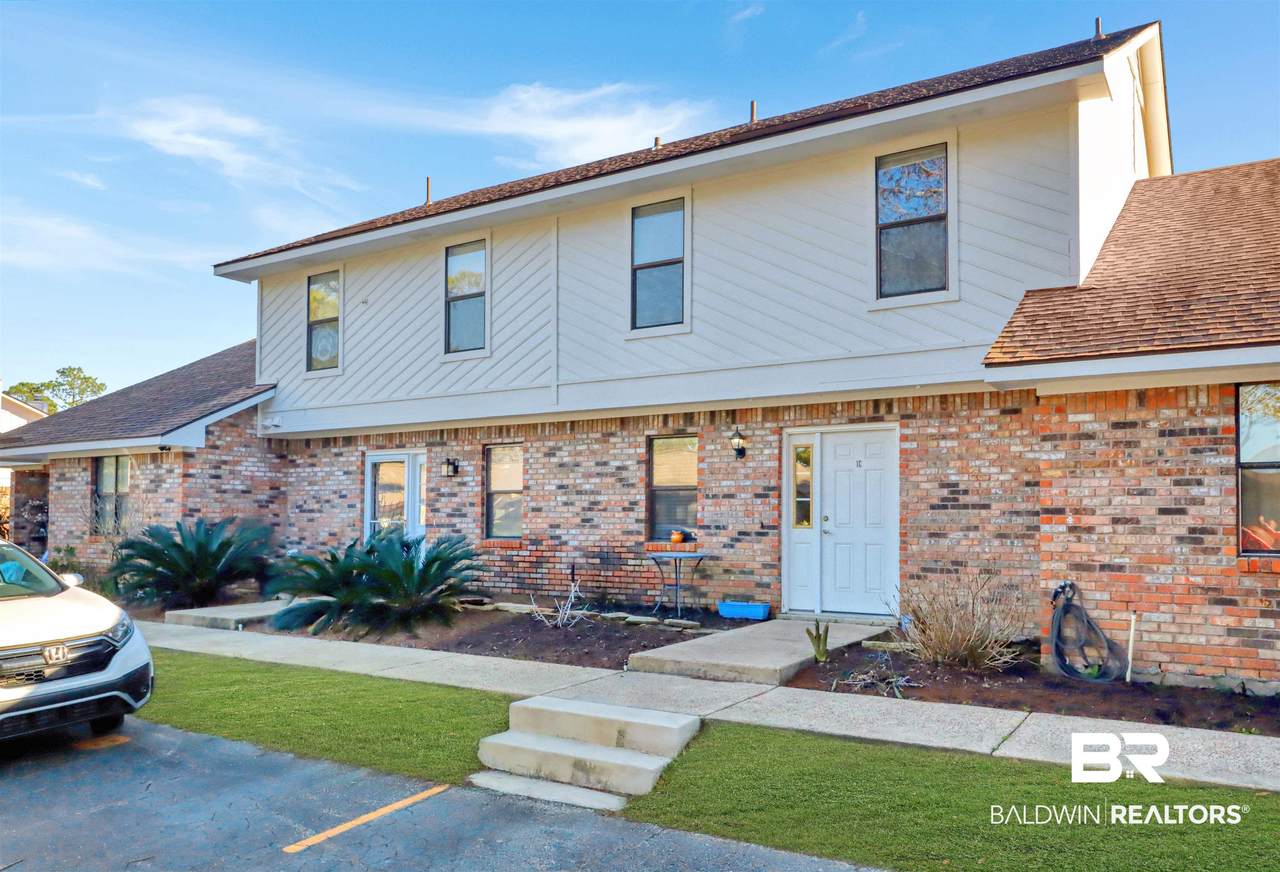 328 Clubhouse Drive - Photo 1