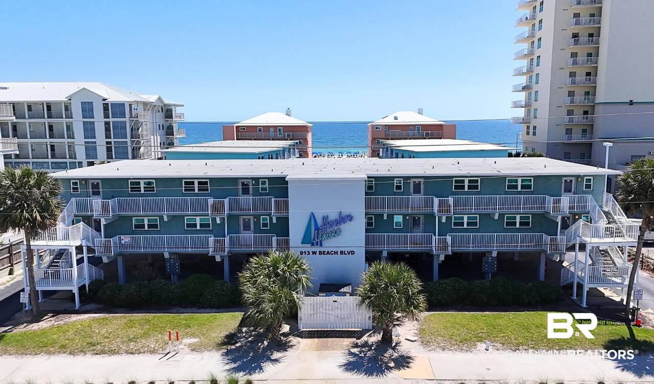 913 Beach Boulevard - Photo 1