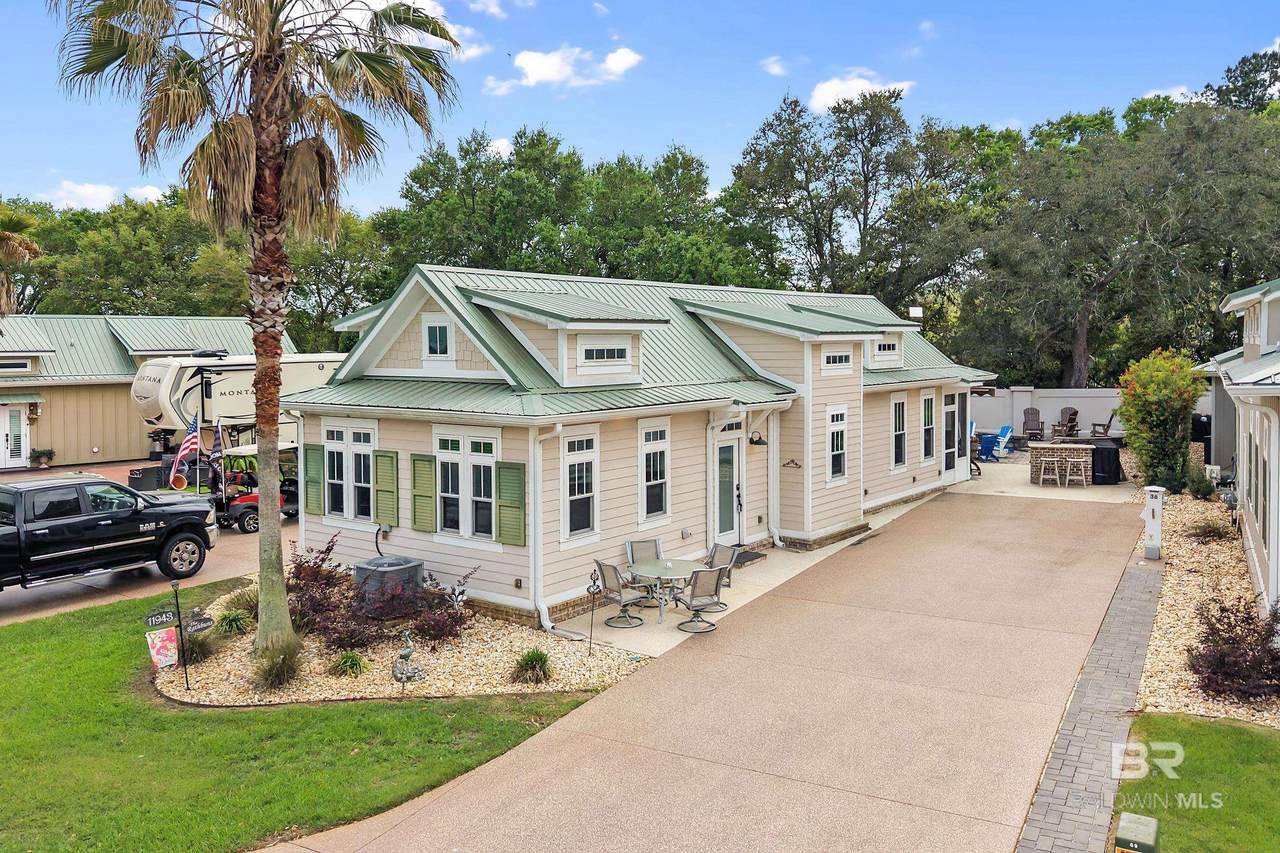 11943 Gateway Drive - Photo 1