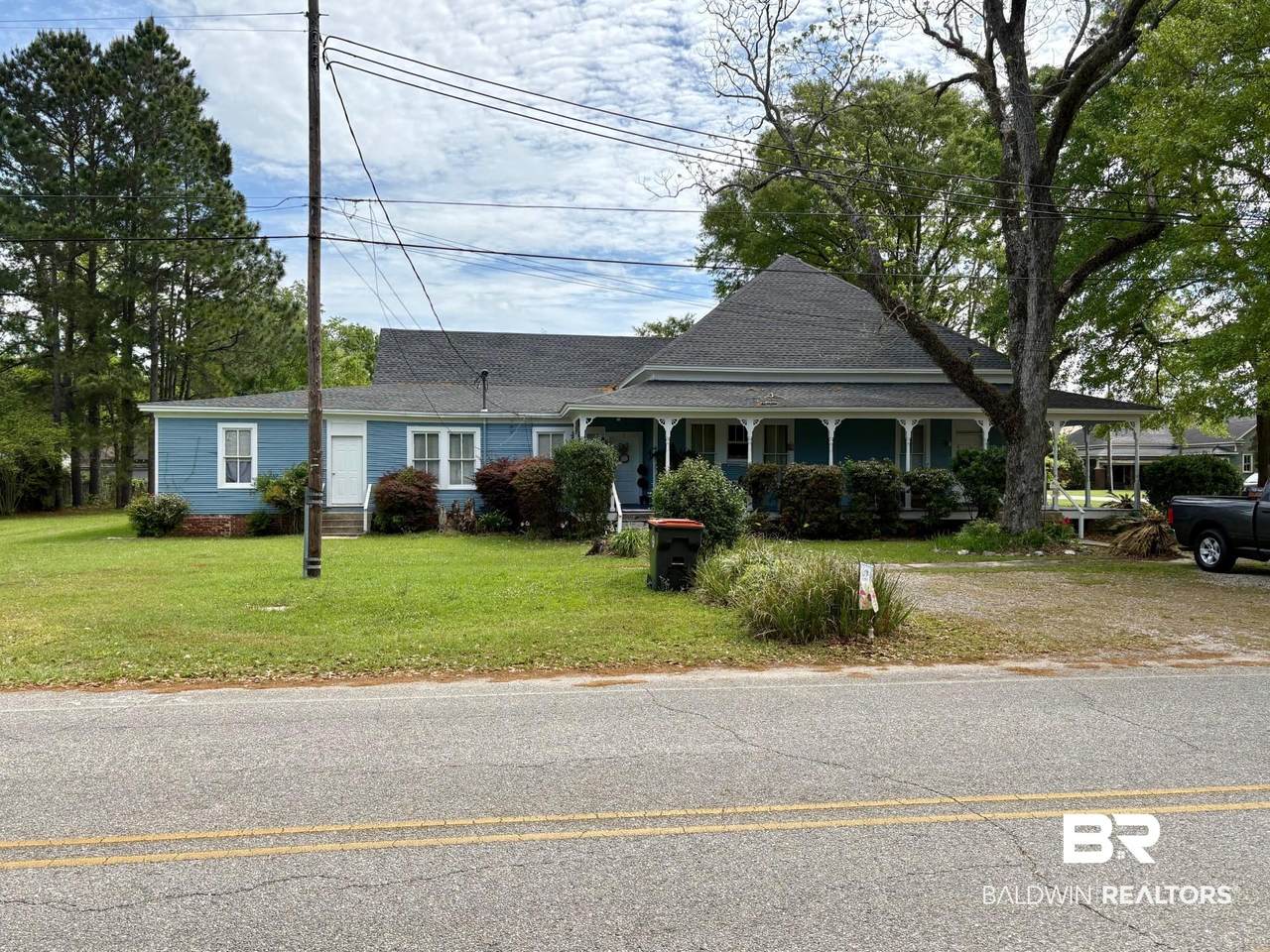 300 Mcmillan Avenue - Photo 1