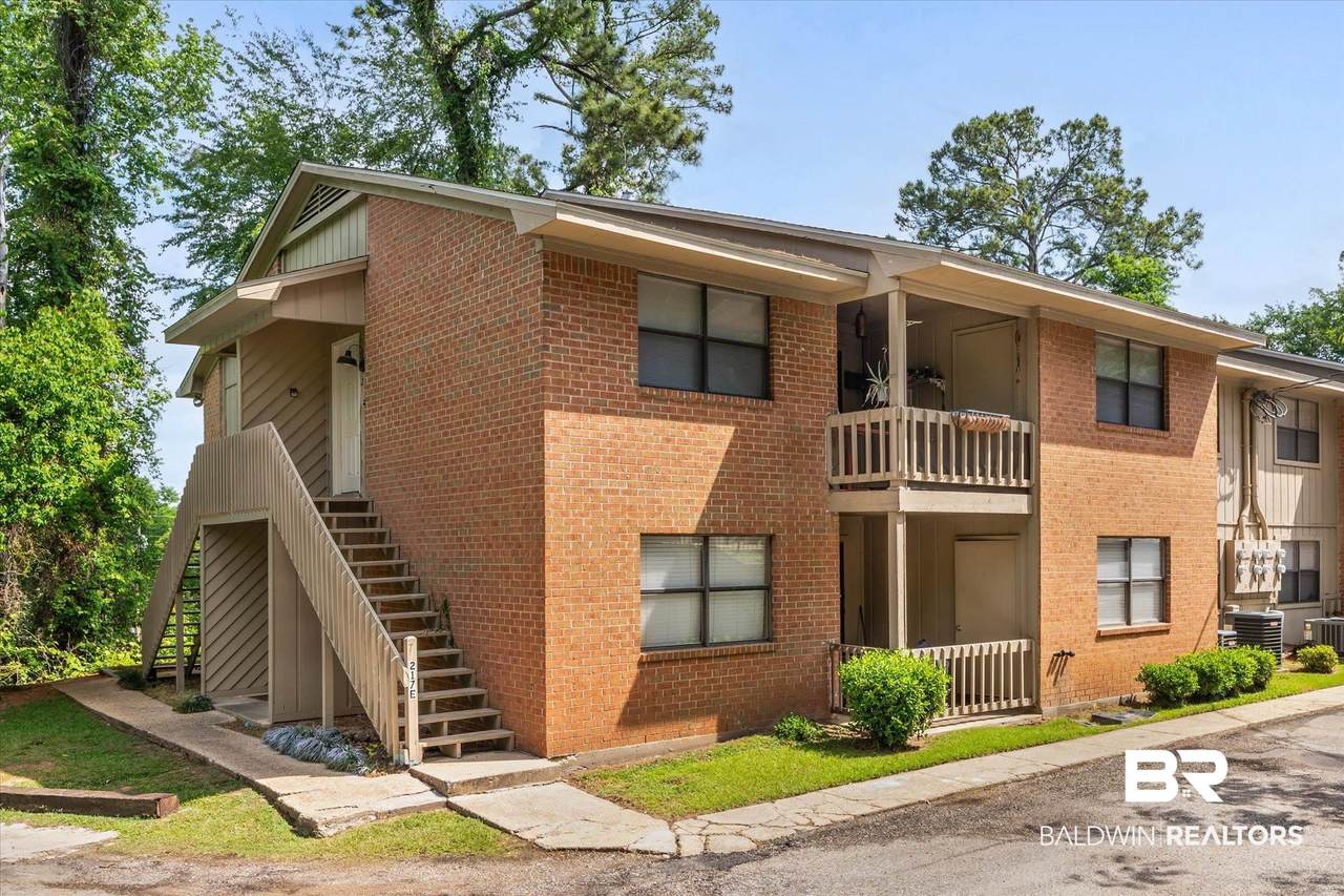 512 Lake Forest Boulevard - Photo 1