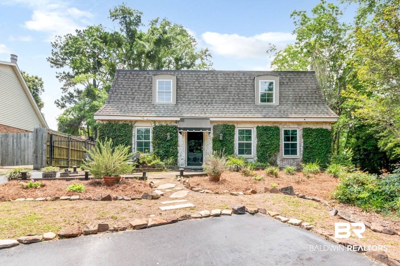 407 Stillwood Lane - Photo 1