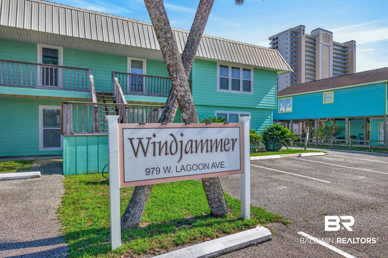 979 Lagoon Avenue - Photo 1