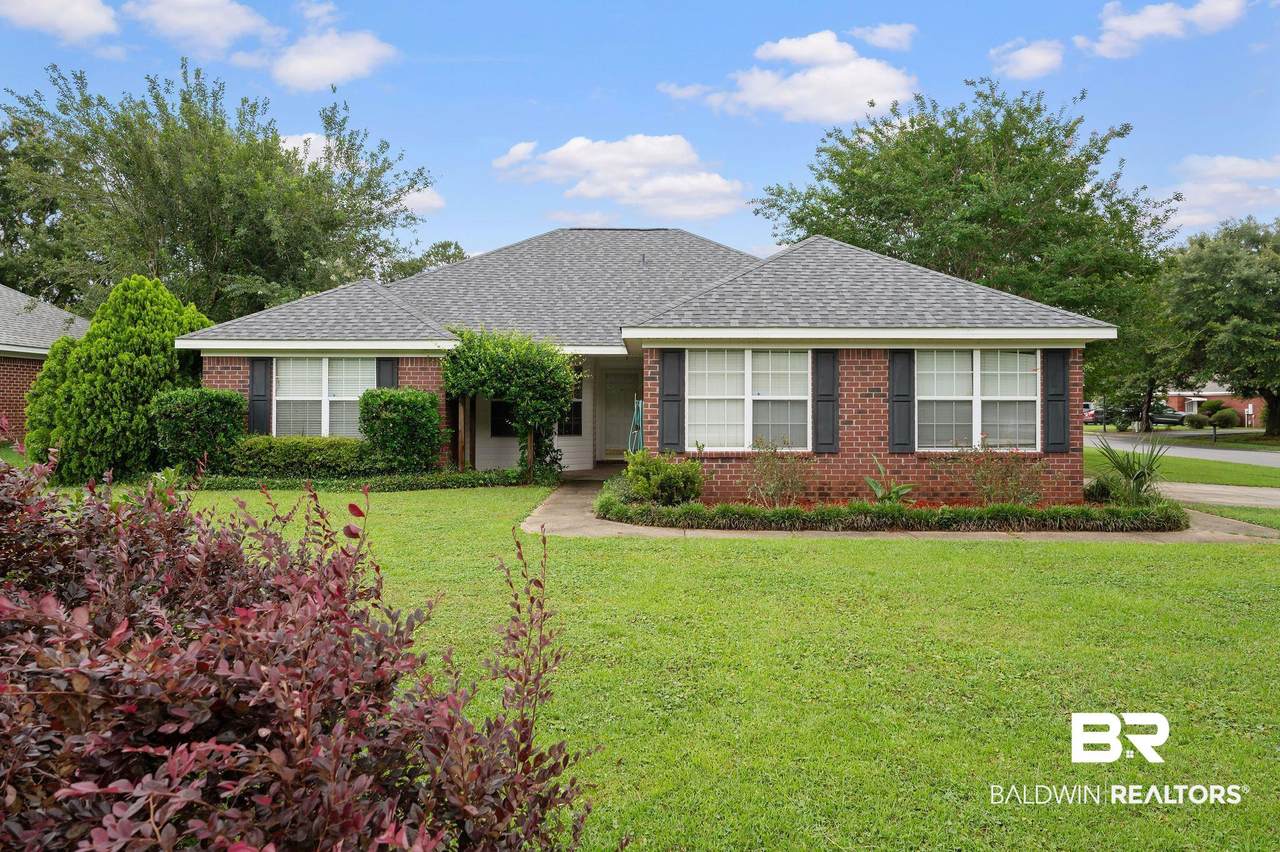 163 Oakwood Avenue - Photo 1