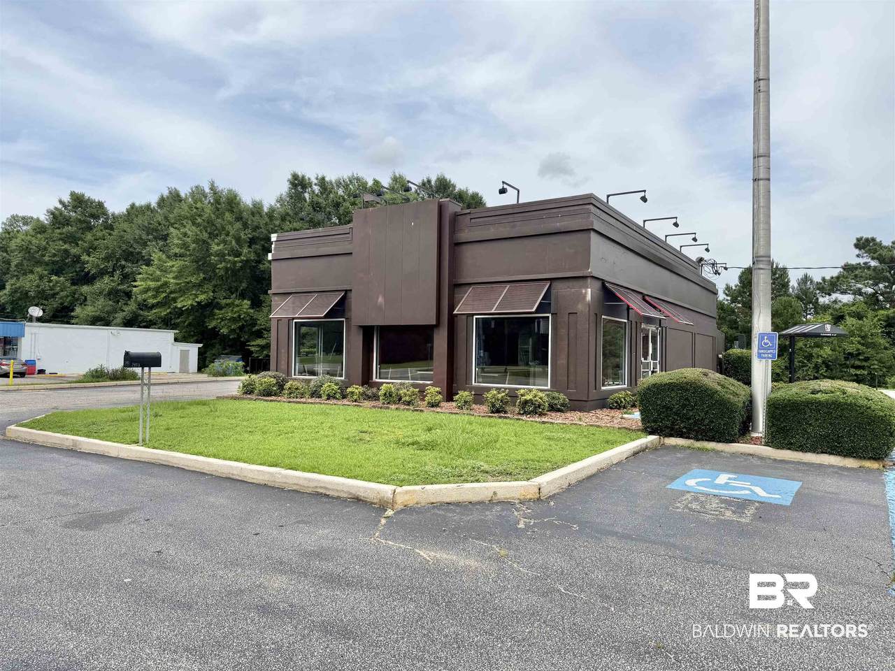 1403 Main Street - Photo 1