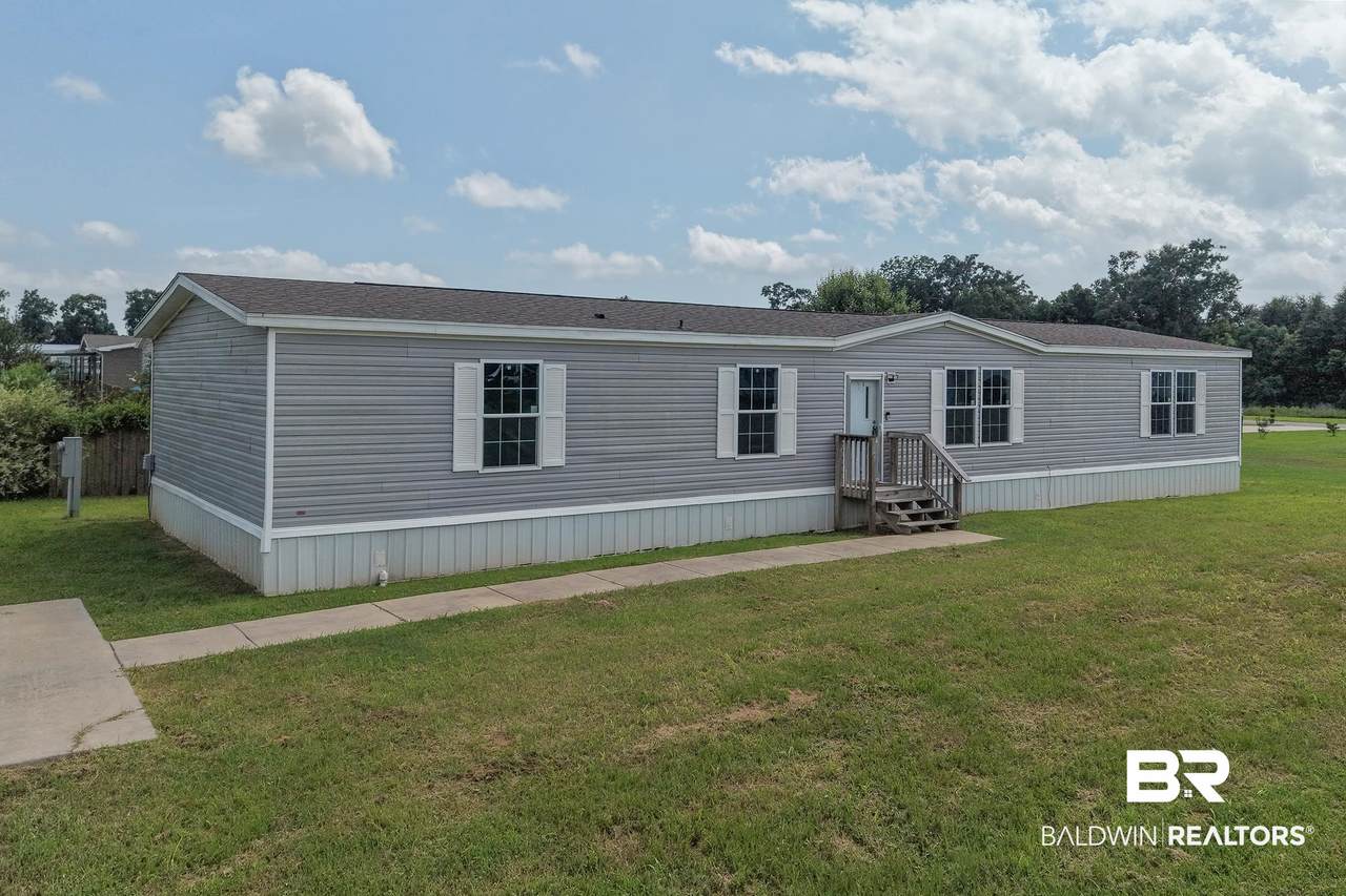 21601 Westside Loop - Photo 1