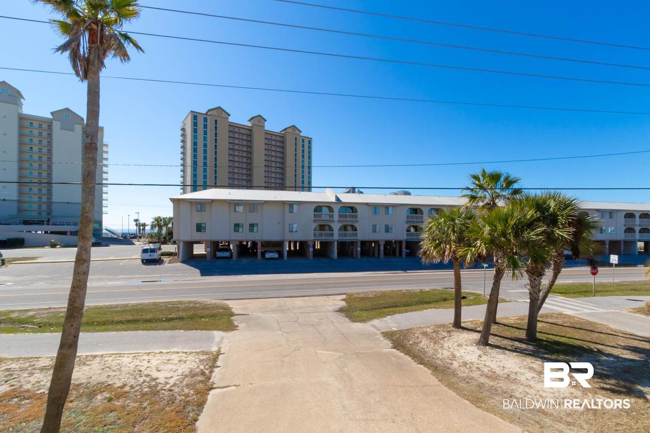 920 Lagoon Avenue - Photo 1