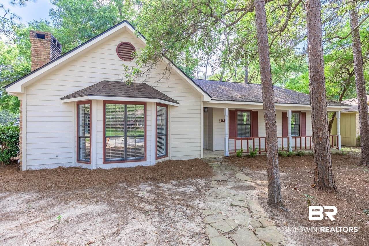104 Leigh Circle - Photo 1